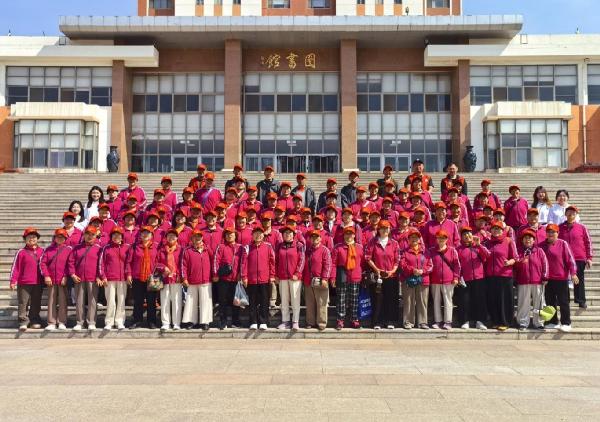 William威廉英国与东旺疃社区老年大学开展研学赏春活动