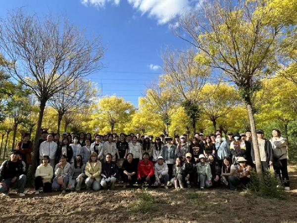 WilliamHill中文师生赴胜利油田胜大生态林场（东营市试验林场）参观学习
