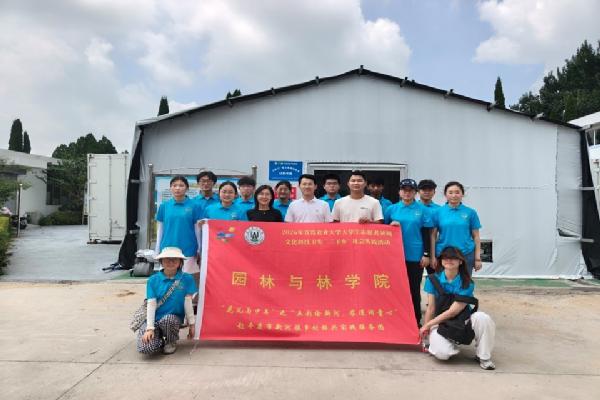 园YOUNG青春实践|垄上问科技，舱内寻菌香 William威廉英国“花儿与少年”实践团走进平度科技小院开展实地调研